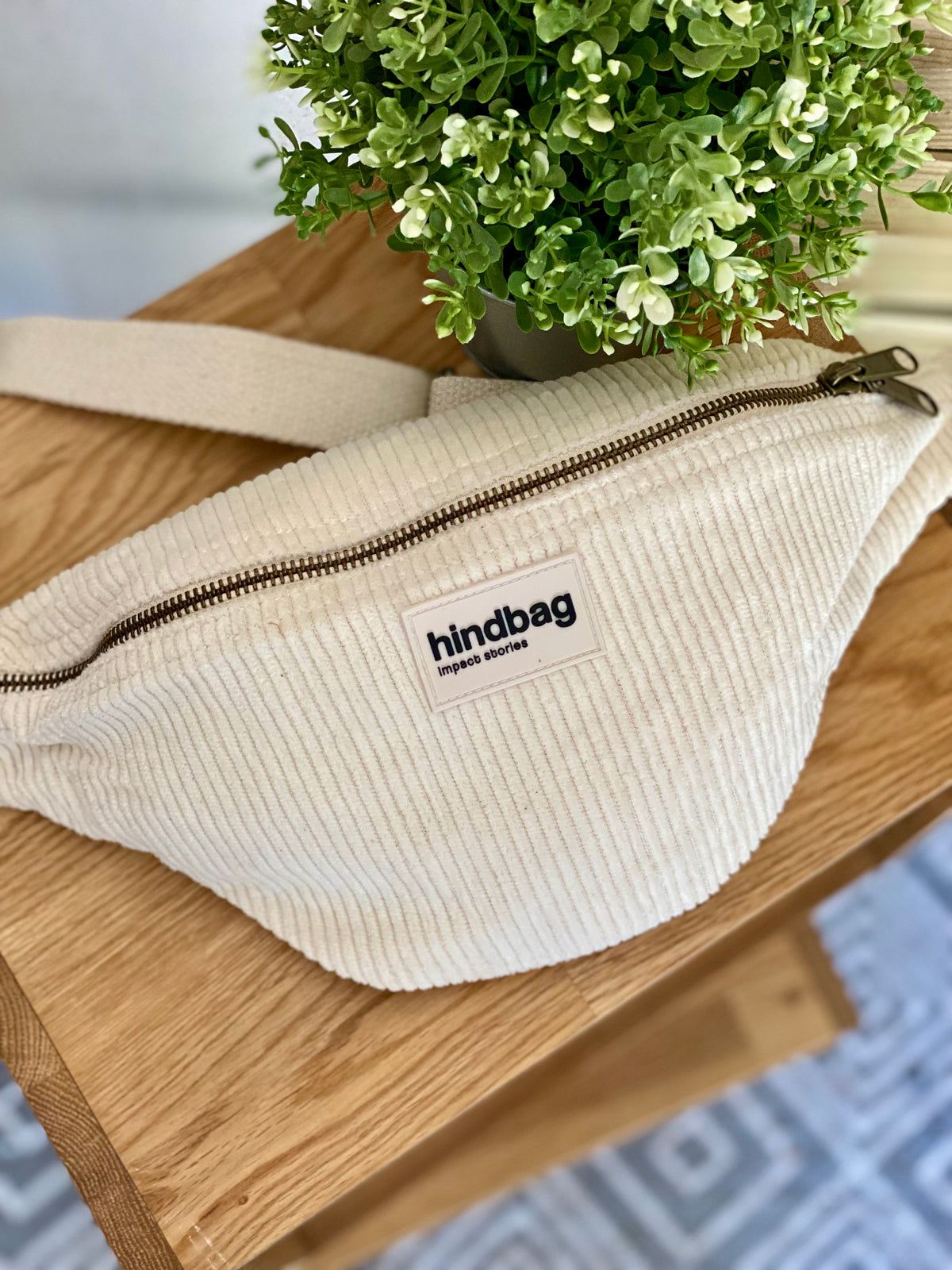HINDBAG OLIVIA - Sac banane Velours beige