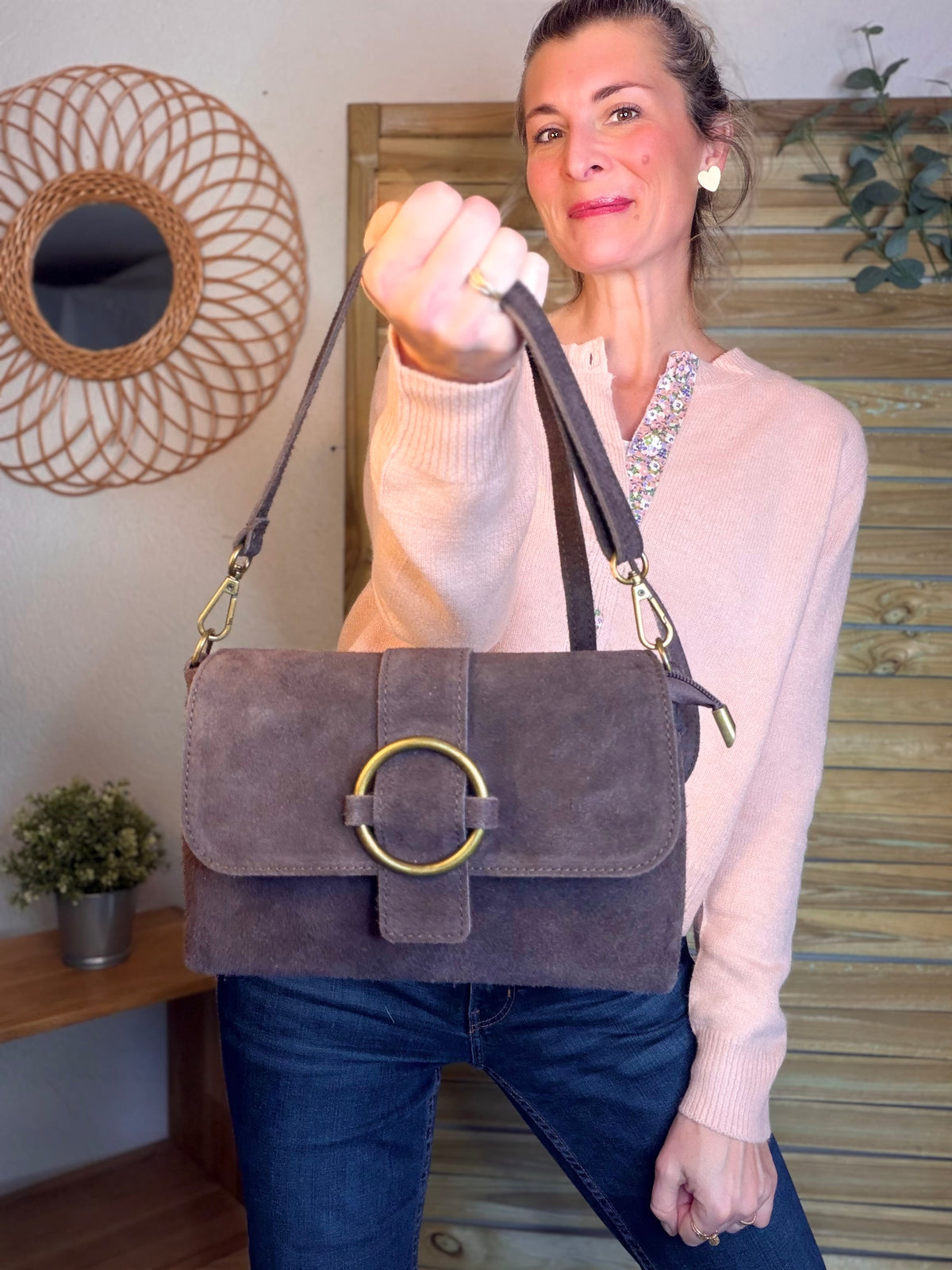 Sac bandoulière en croute de cuir BLAKE - Chocolat