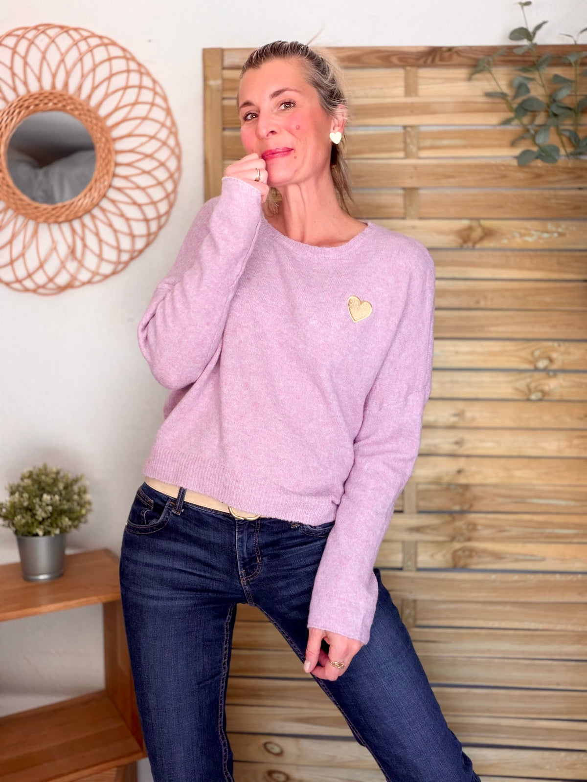 Pull léger en maille cœur doré brodé 💛 MELISSA - Parme chiné