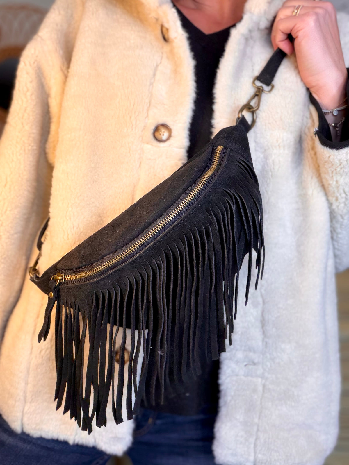 Sac banane avec franges en cuir daim - PIETRA - Noir - FIN DE SÉRIE