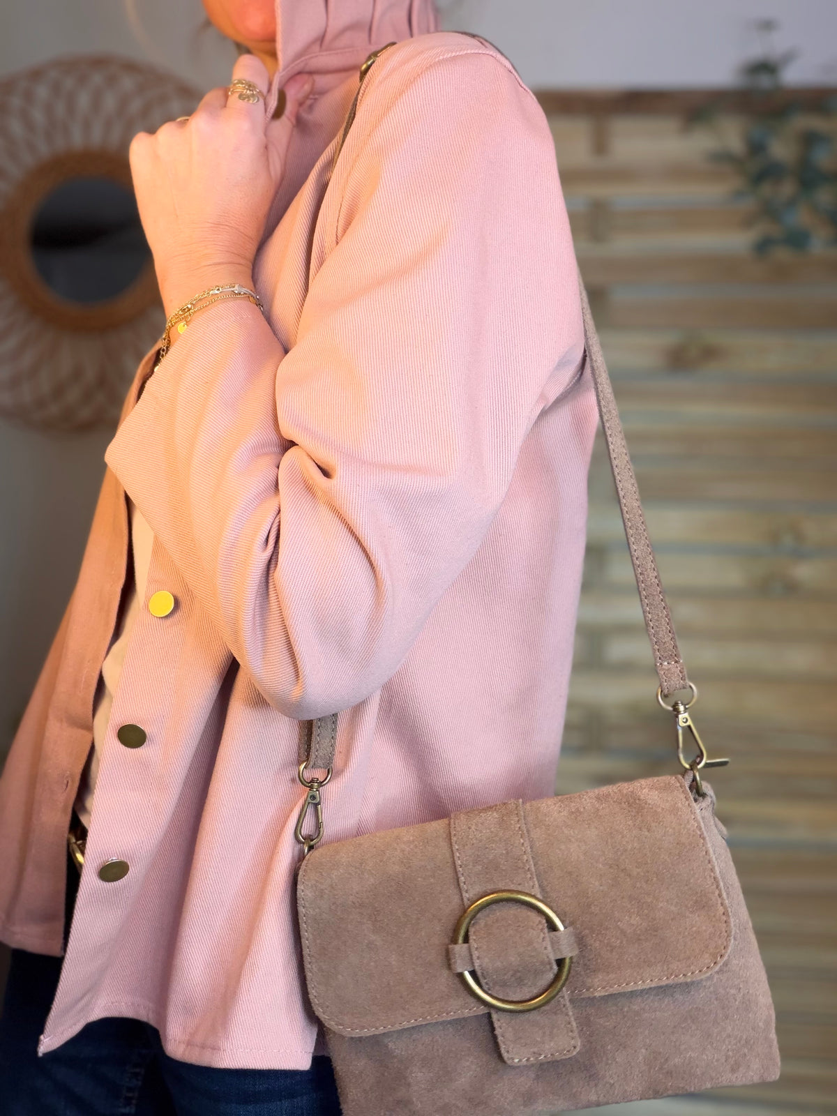 Sac bandoulière en croute de cuir BLAKE - Taupe