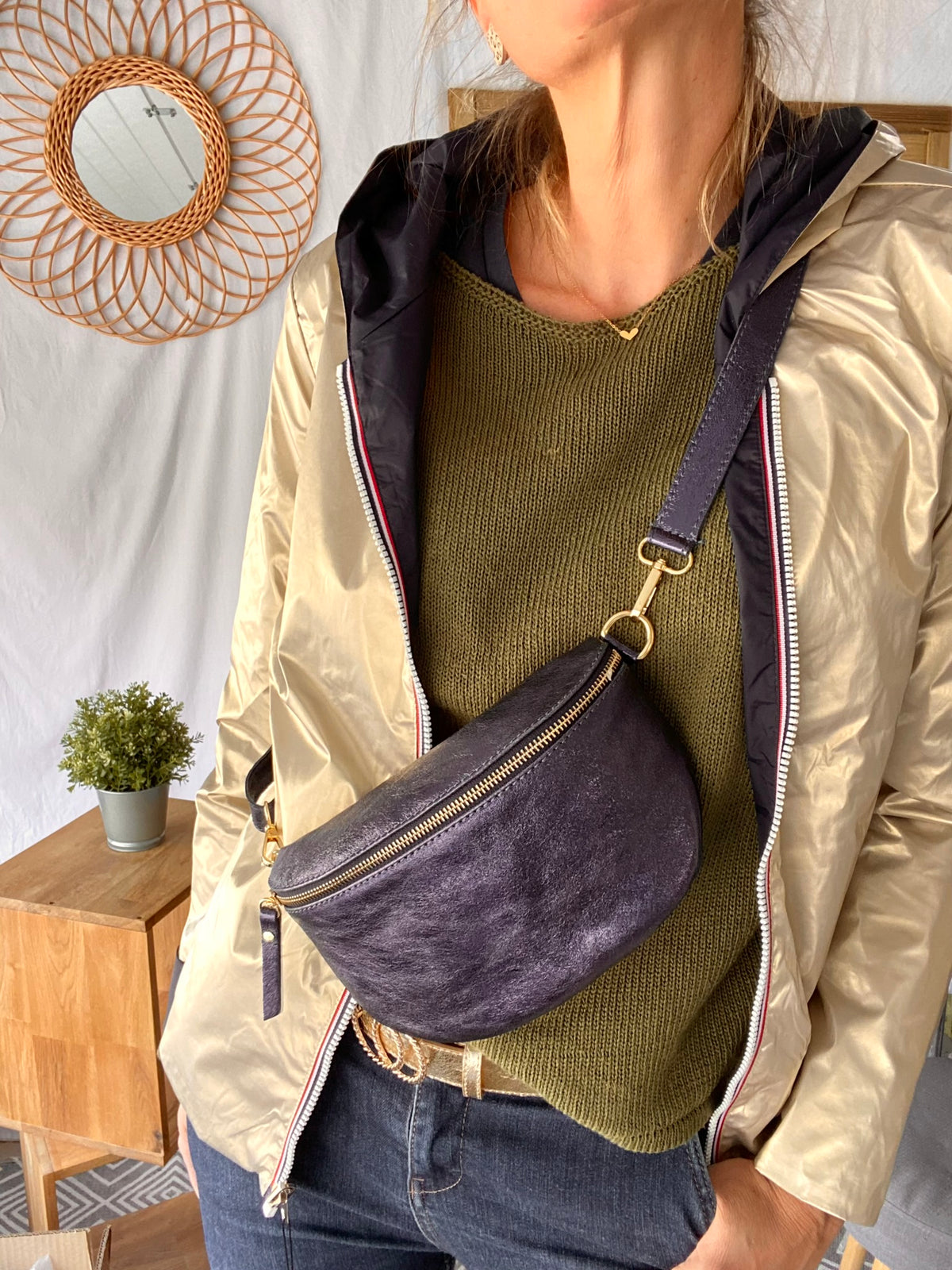Sac banane en cuir irisé 24cm ROMY bleu marine (12 coloris)