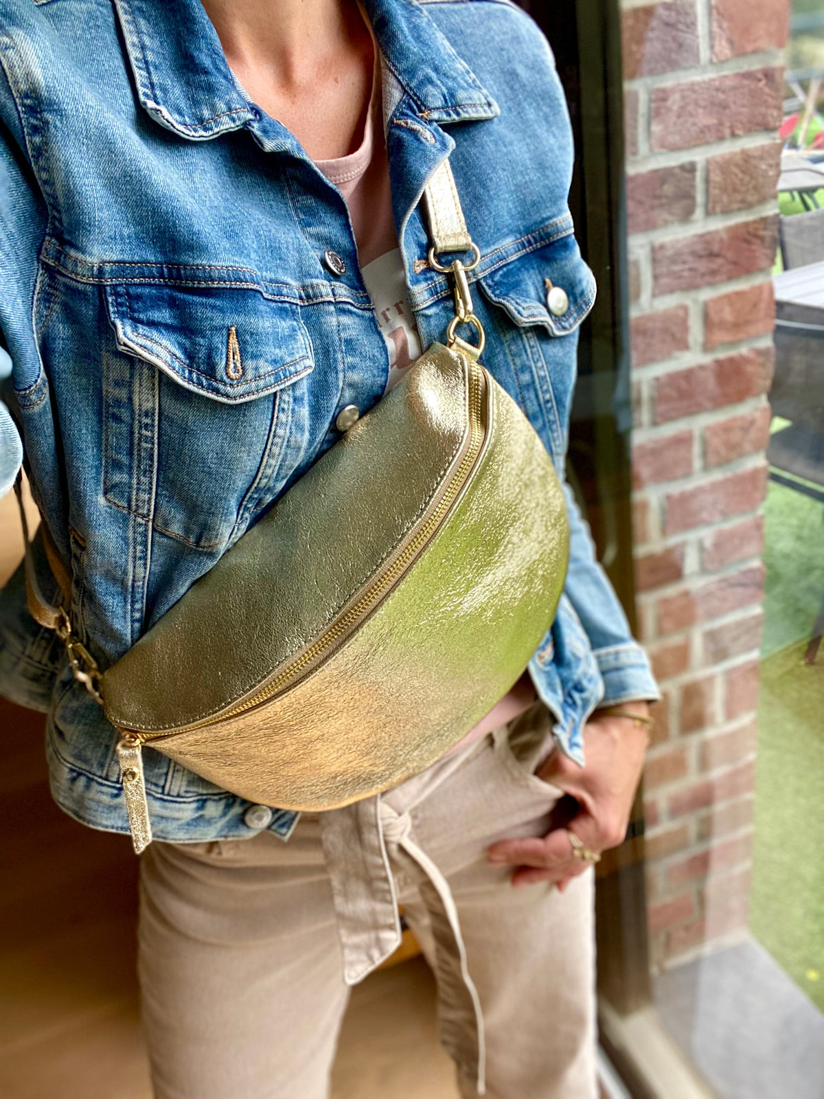 Sac banane XL en cuir irisé 30cm - JANIS - Doré