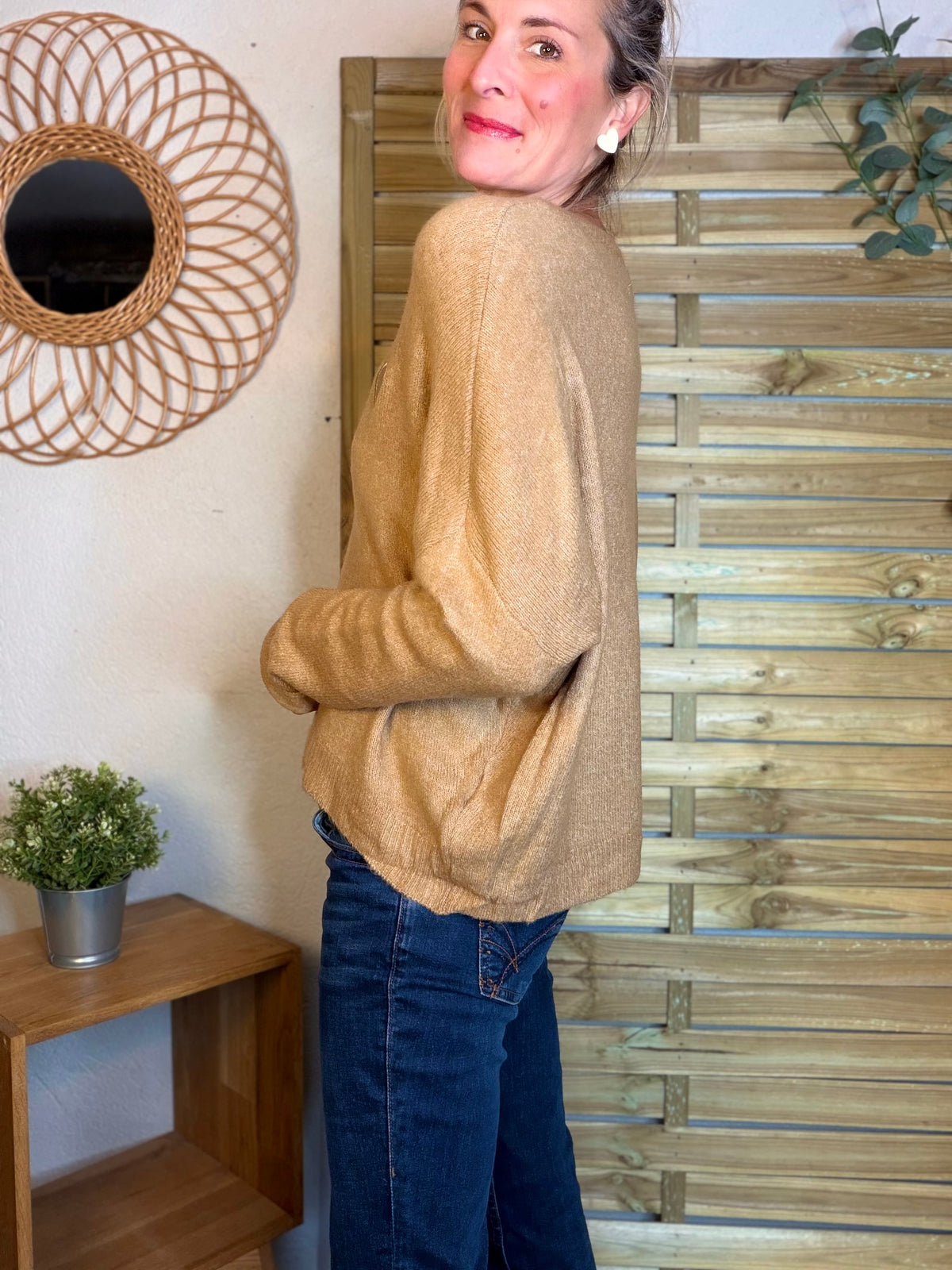 Pull léger en maille cœur doré brodé 💛 MELISSA - Camel