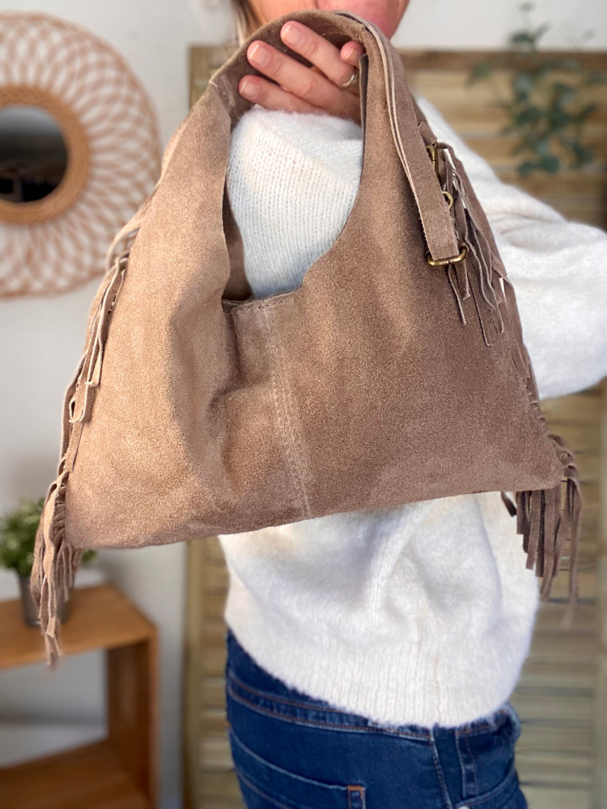 Sac hobo en cuir daim avec franges AARON - Beige taupe - DÉSTOCKAGE