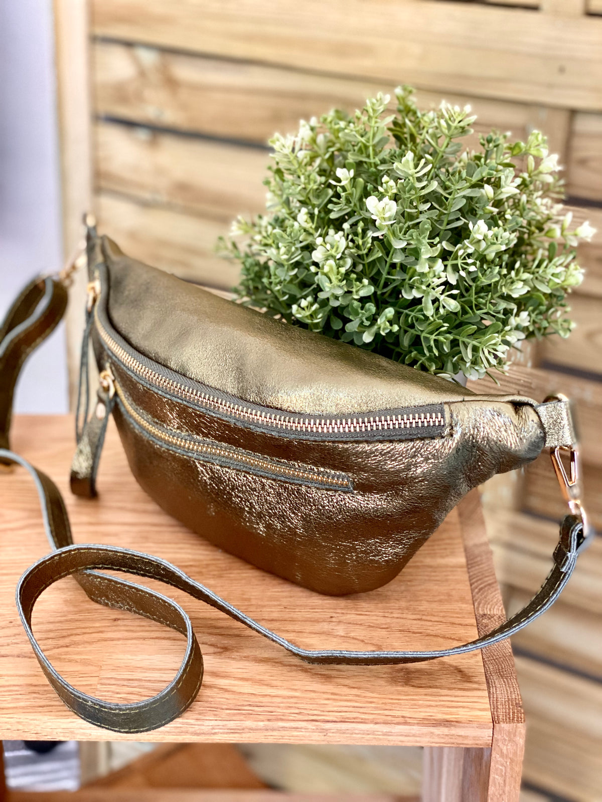 Sac banane en cuir irisé ERYN - Kaki (9 coloris)