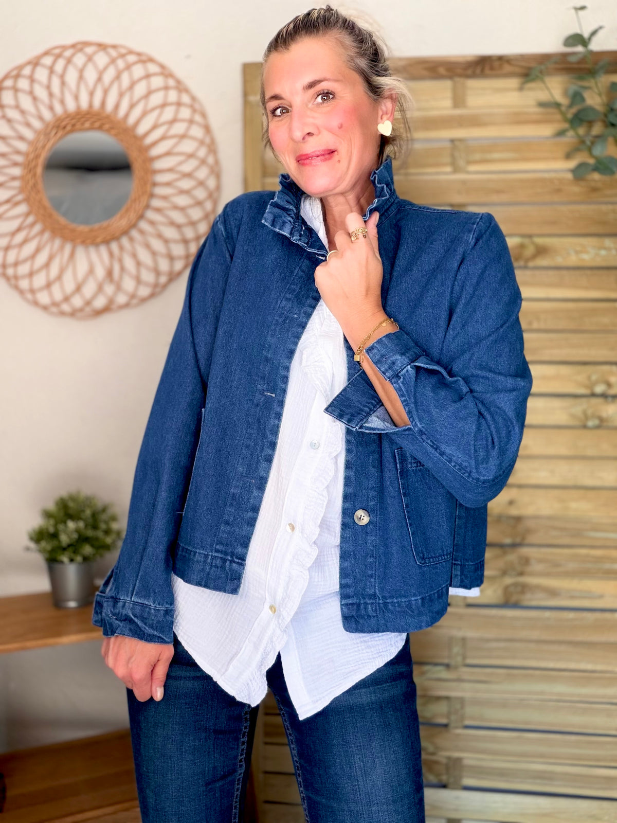 Veste courte légère col volanté JUNON Jean brut