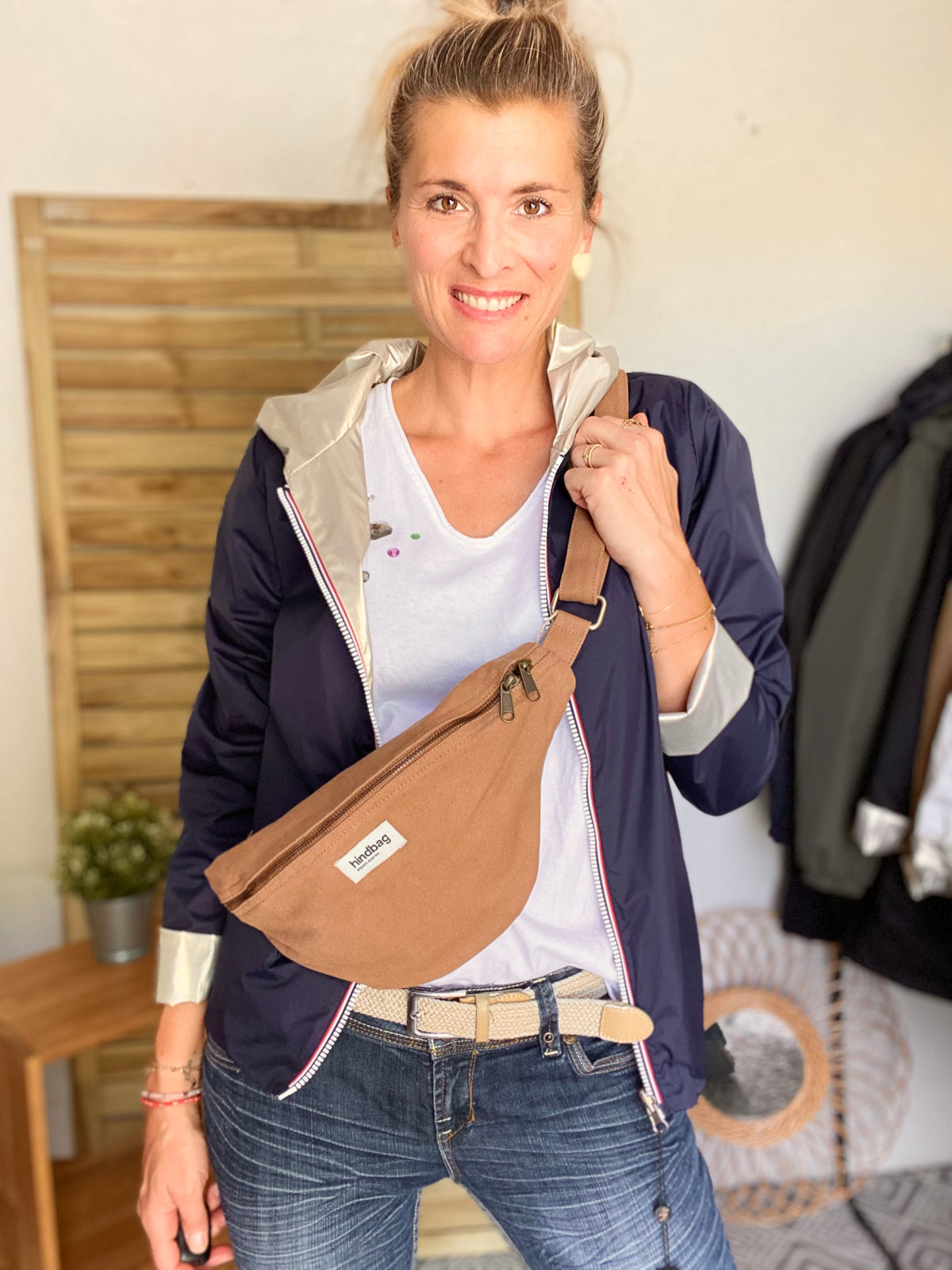 HINDBAG SASHA - Sac banane Cannelle