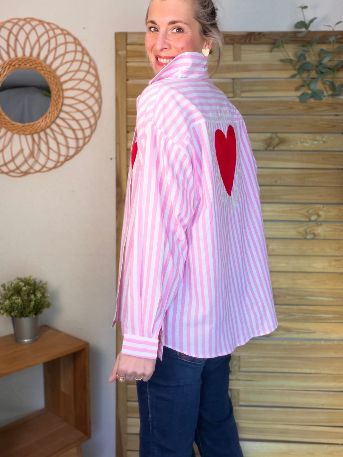 Chemise rose rayée brodée QUE DU LOVE ❤️ SERENA - FIN DE SÉRIE