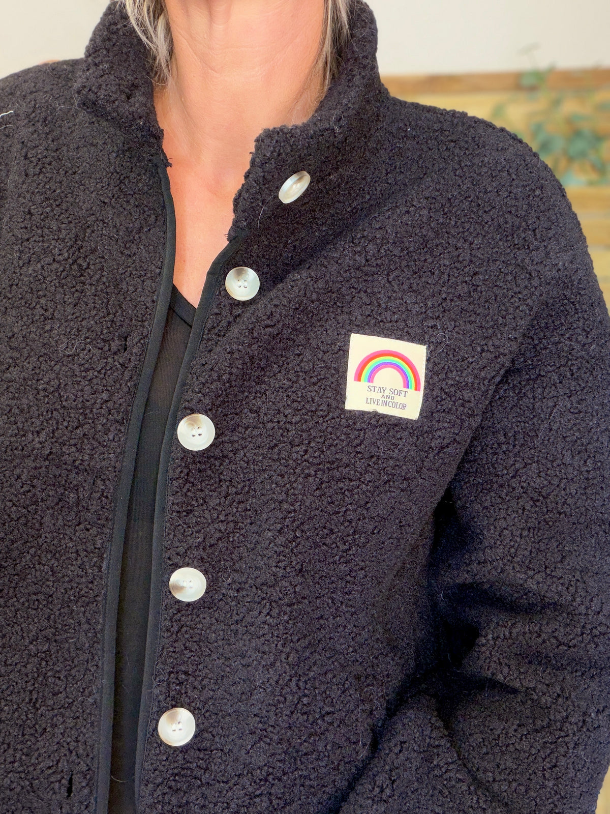 Veste Sherpa boutonnée écusson Arc-en-ciel ÉNORA Noir