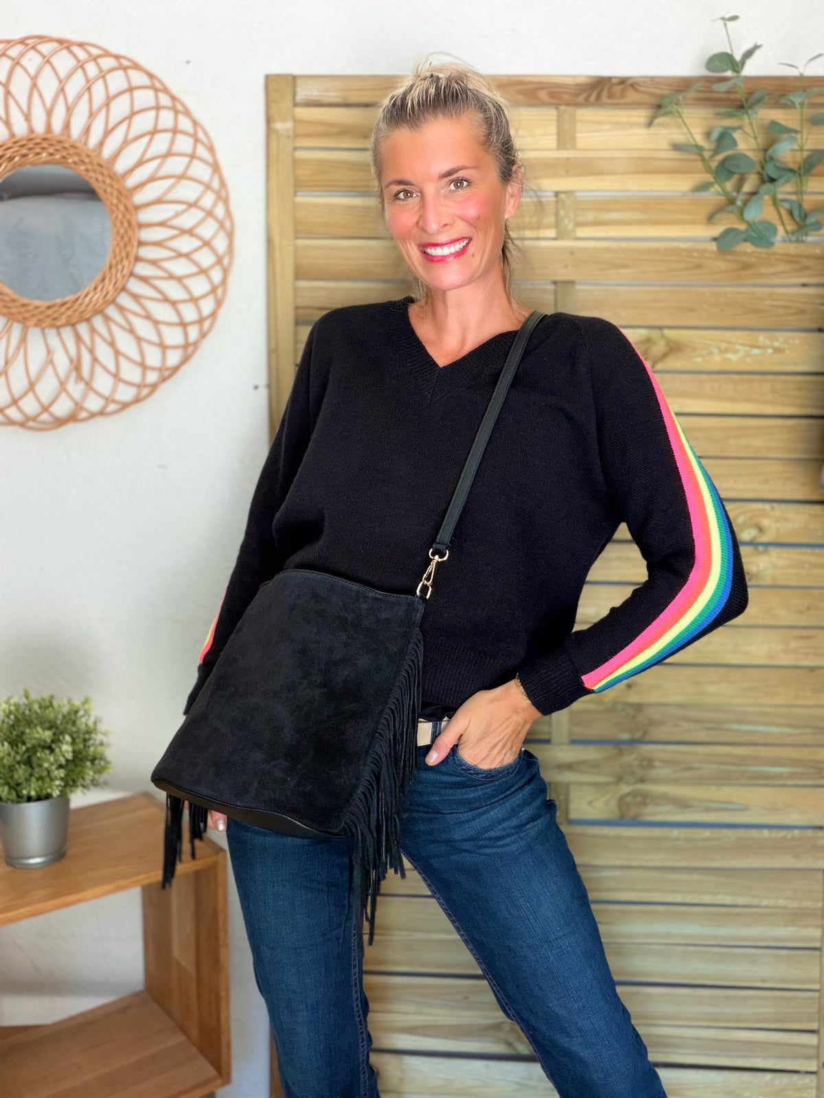 Sac seau en cuir daim avec franges KYLIE - Noir