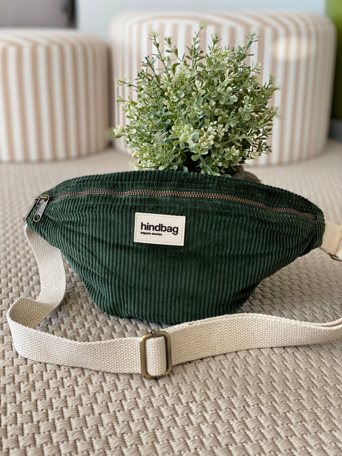 HINDBAG OLIVIA- Sac banane Velours Vert Sapin