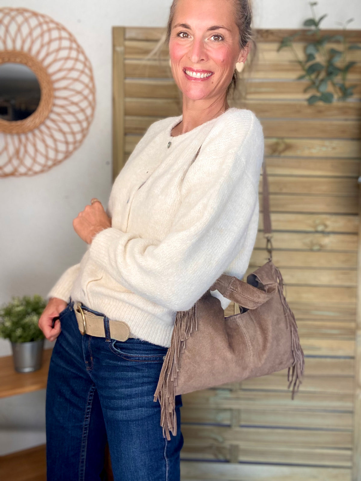 Sac hobo en cuir daim avec franges AARON - Beige taupe - DÉSTOCKAGE