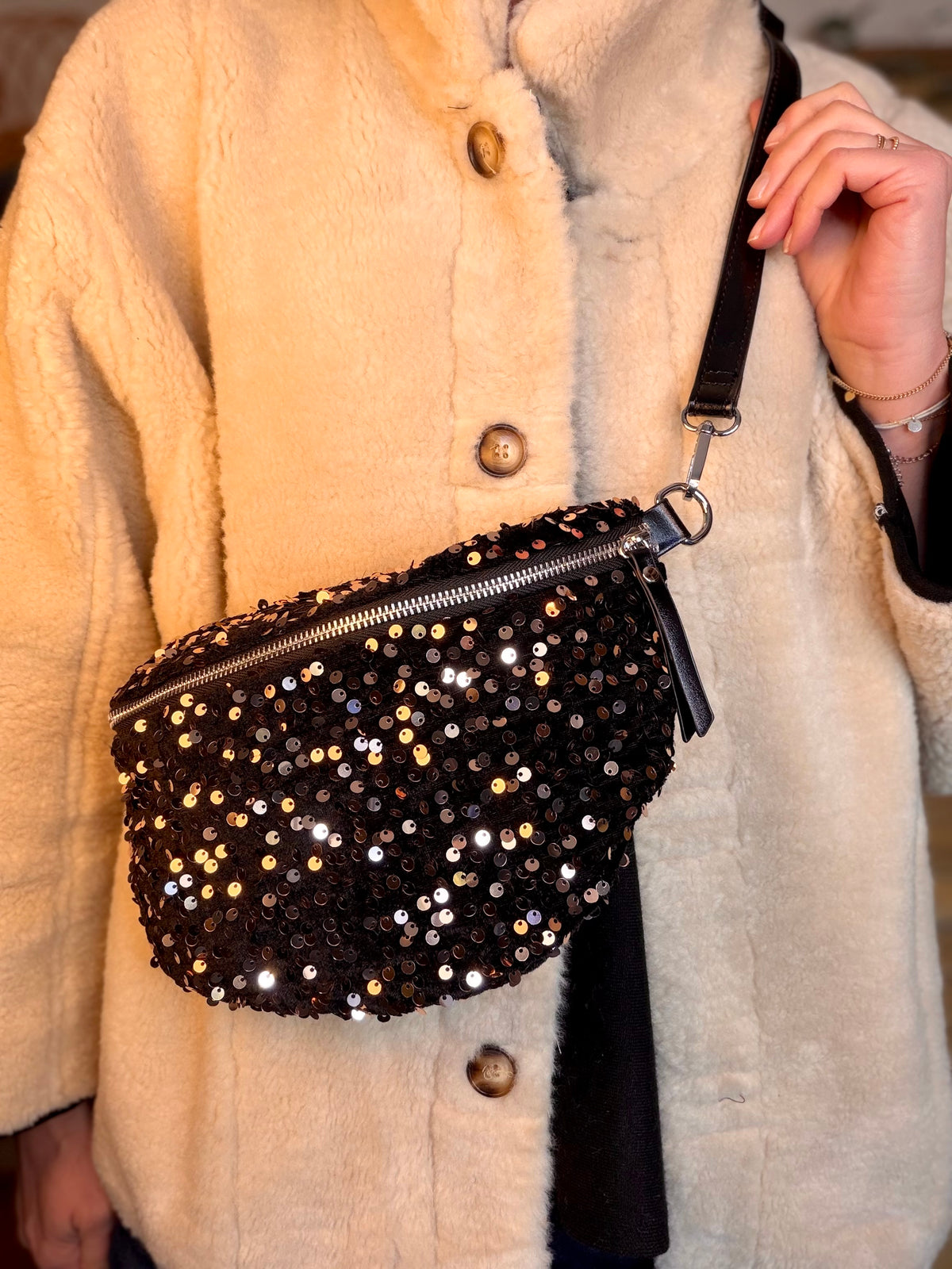 ⚡️ ARRIVAGE - Sac banane velours à sequins CARLY - Noir / doré rosé