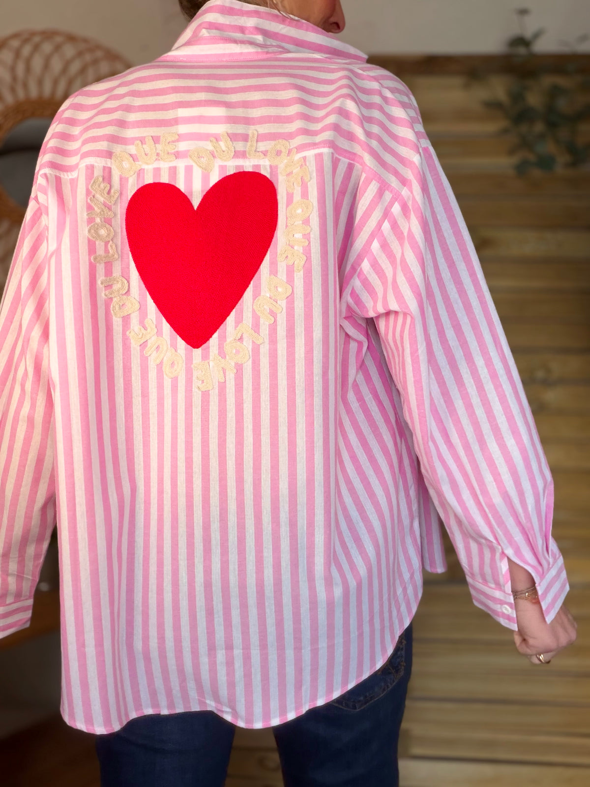 Chemise rose rayée brodée QUE DU LOVE ❤️ SERENA - FIN DE SÉRIE