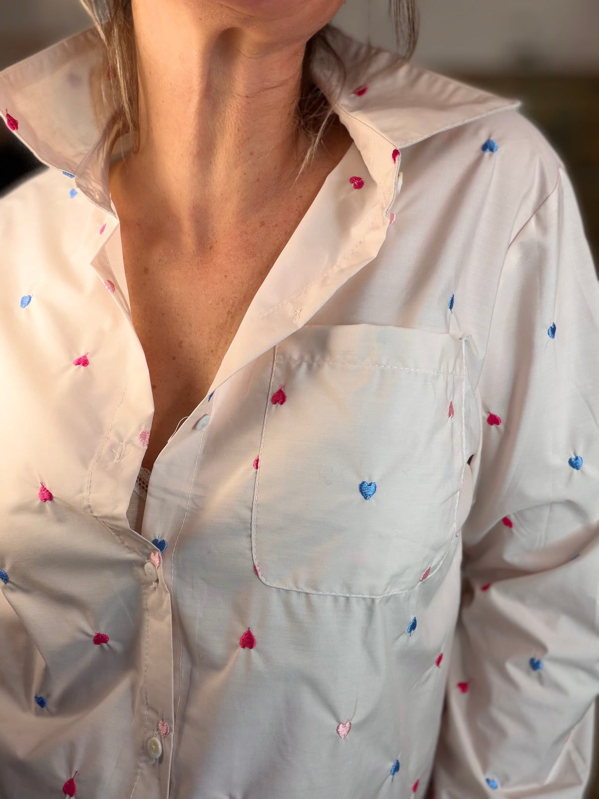 Chemise en coton beige nude cœurs brodés MYLÈNE 🩷💙❤️ - FIN DE SÉRIE