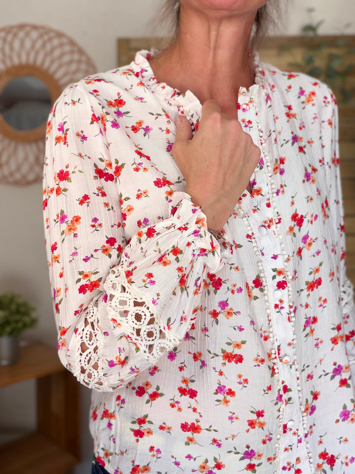 ⚡️ ARRIVAGE - Blouse fleurie corail, manches ajourées SERVANE