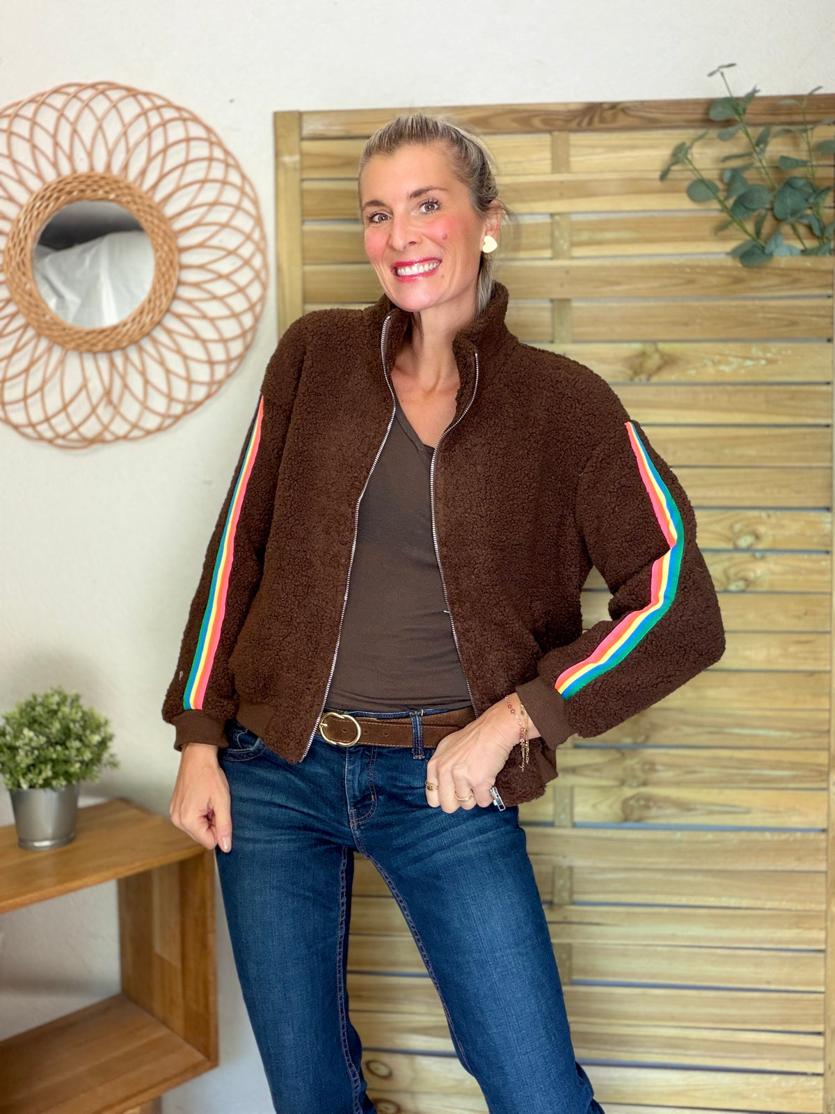 Veste Sherpa zippée bandes Arc-en-ciel CORALIE Chocolat 🌈