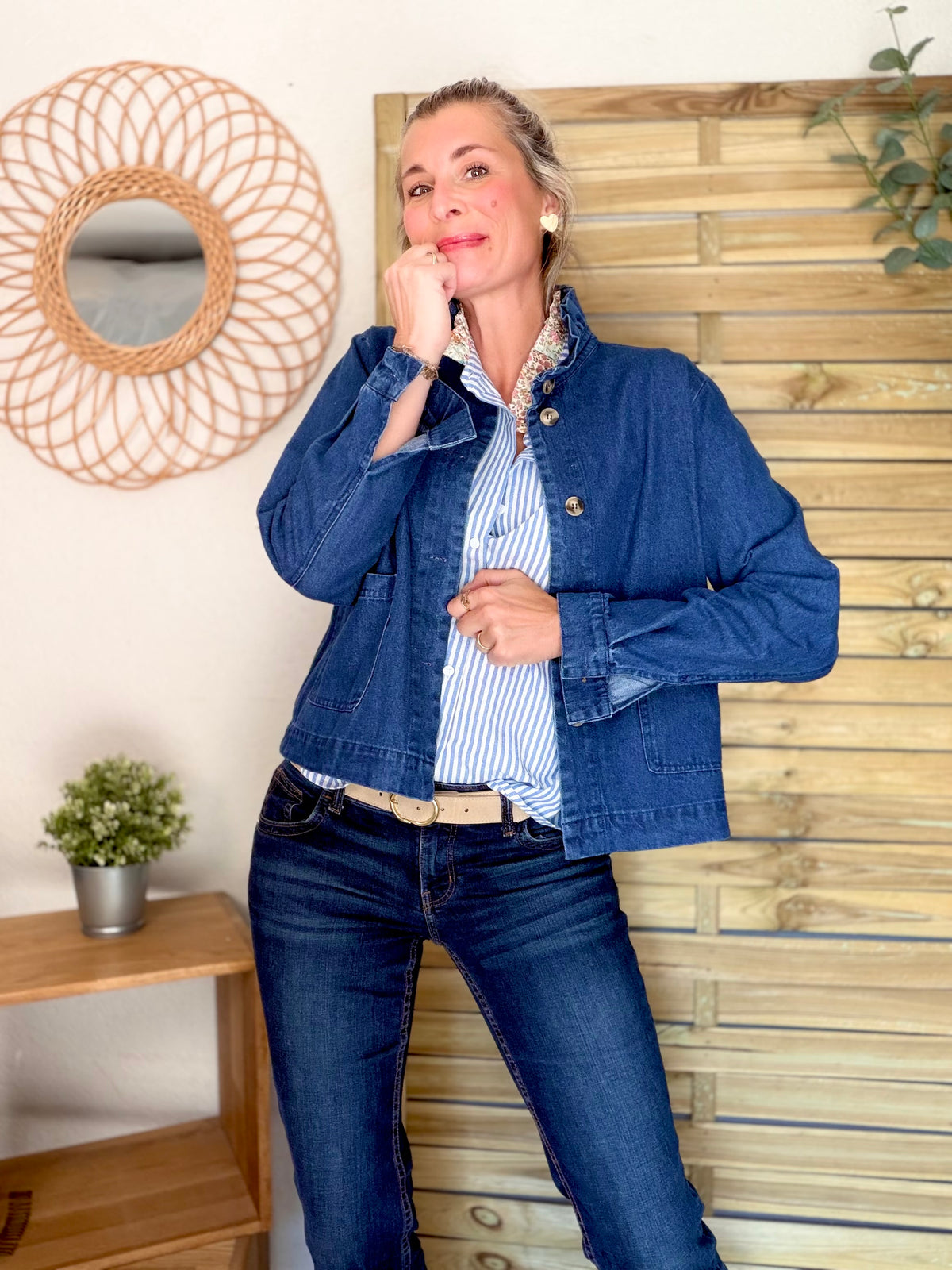 Veste courte légère col volanté JUNON Jean brut
