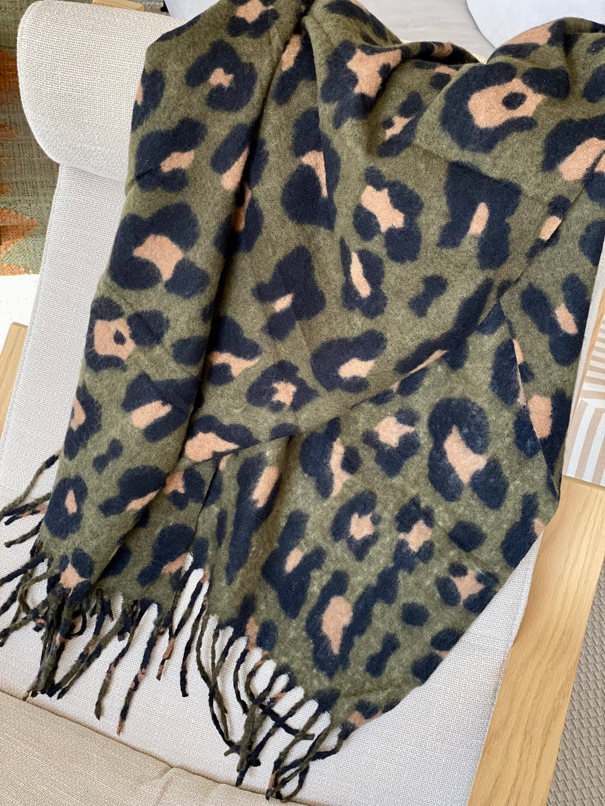 Écharpe douce MARTINE - Léo Kaki 🐆