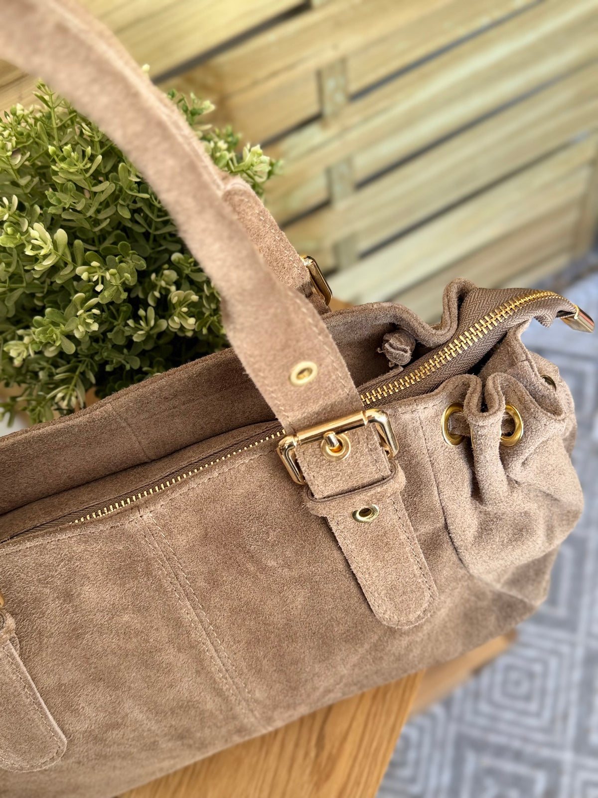 Sac à main en cuir daim GERY - Taupe