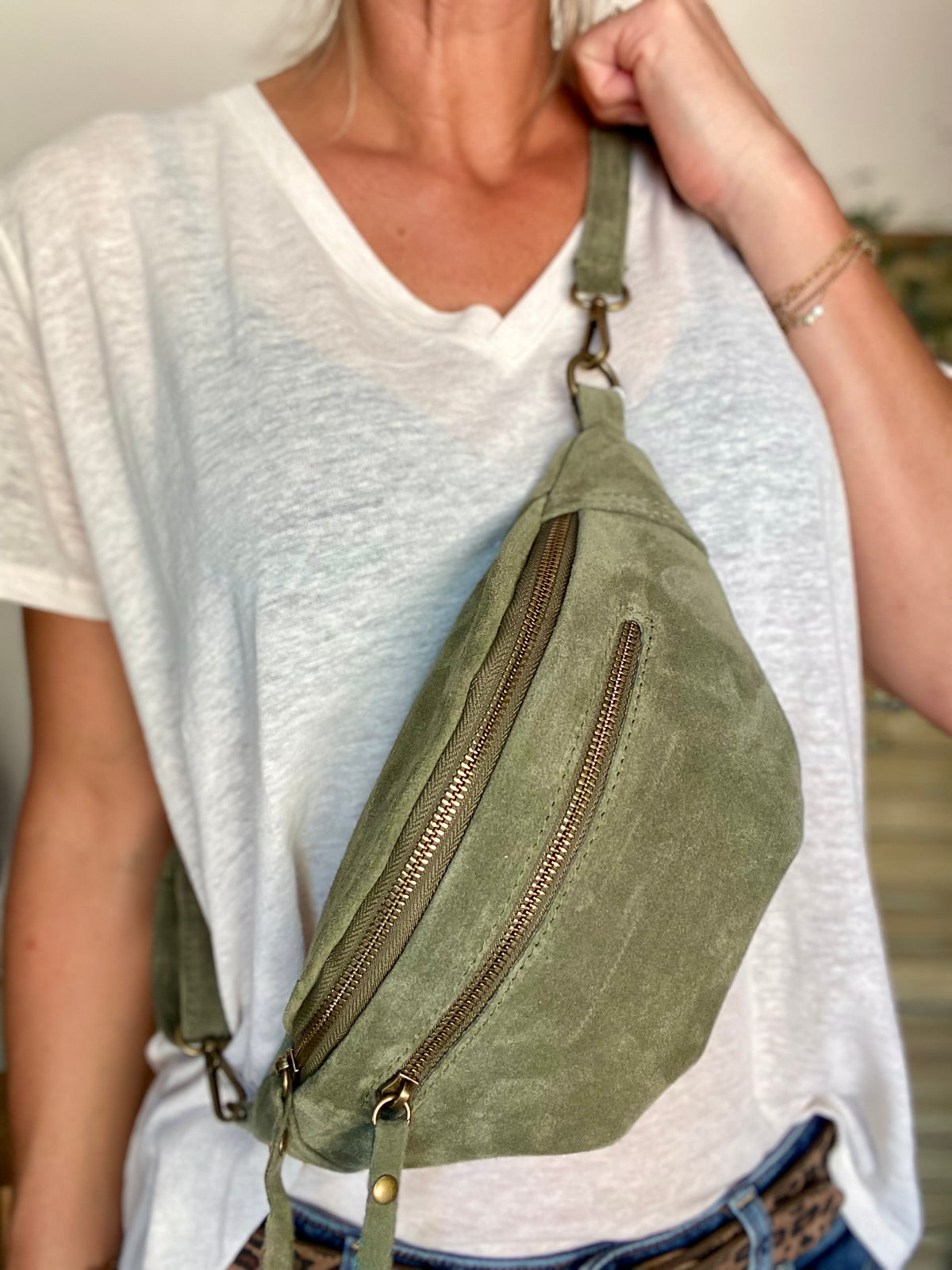 Sac banane double poche en cuir daim - OPALINE - Vert sauge (kaki clair)