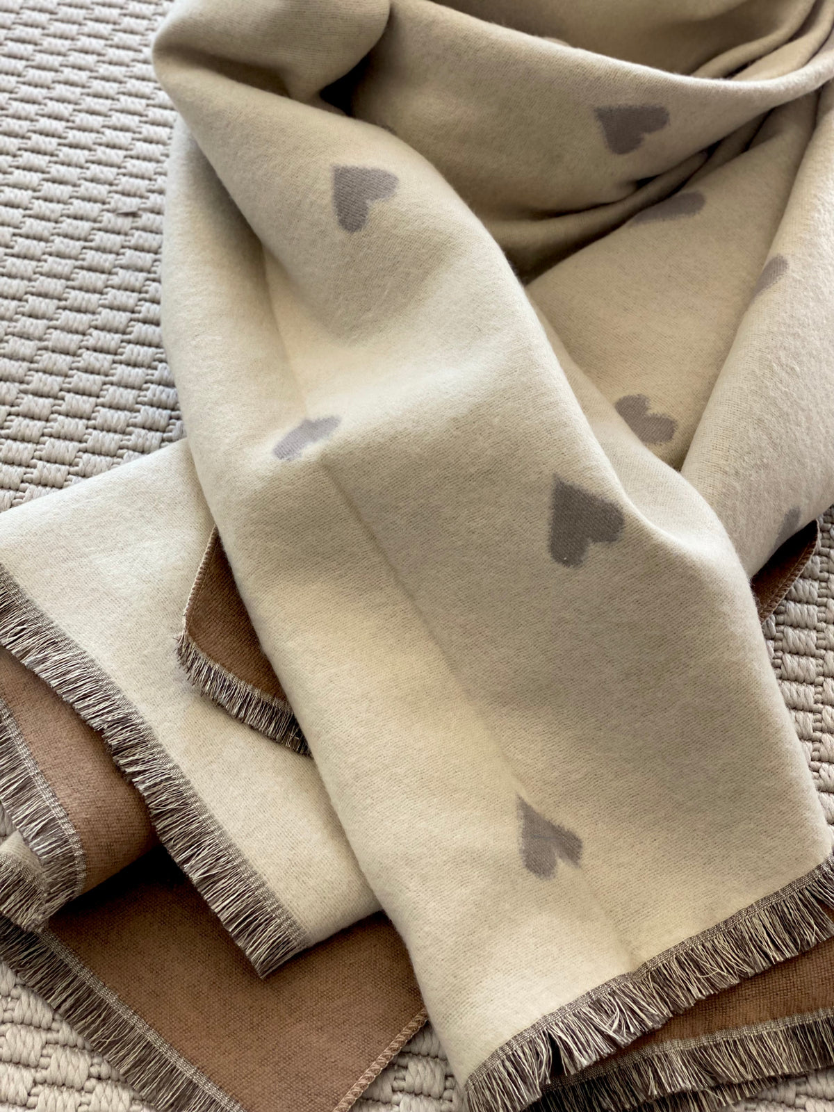 Écharpe douce gros Coeurs PAULETTE - Beige 🩶