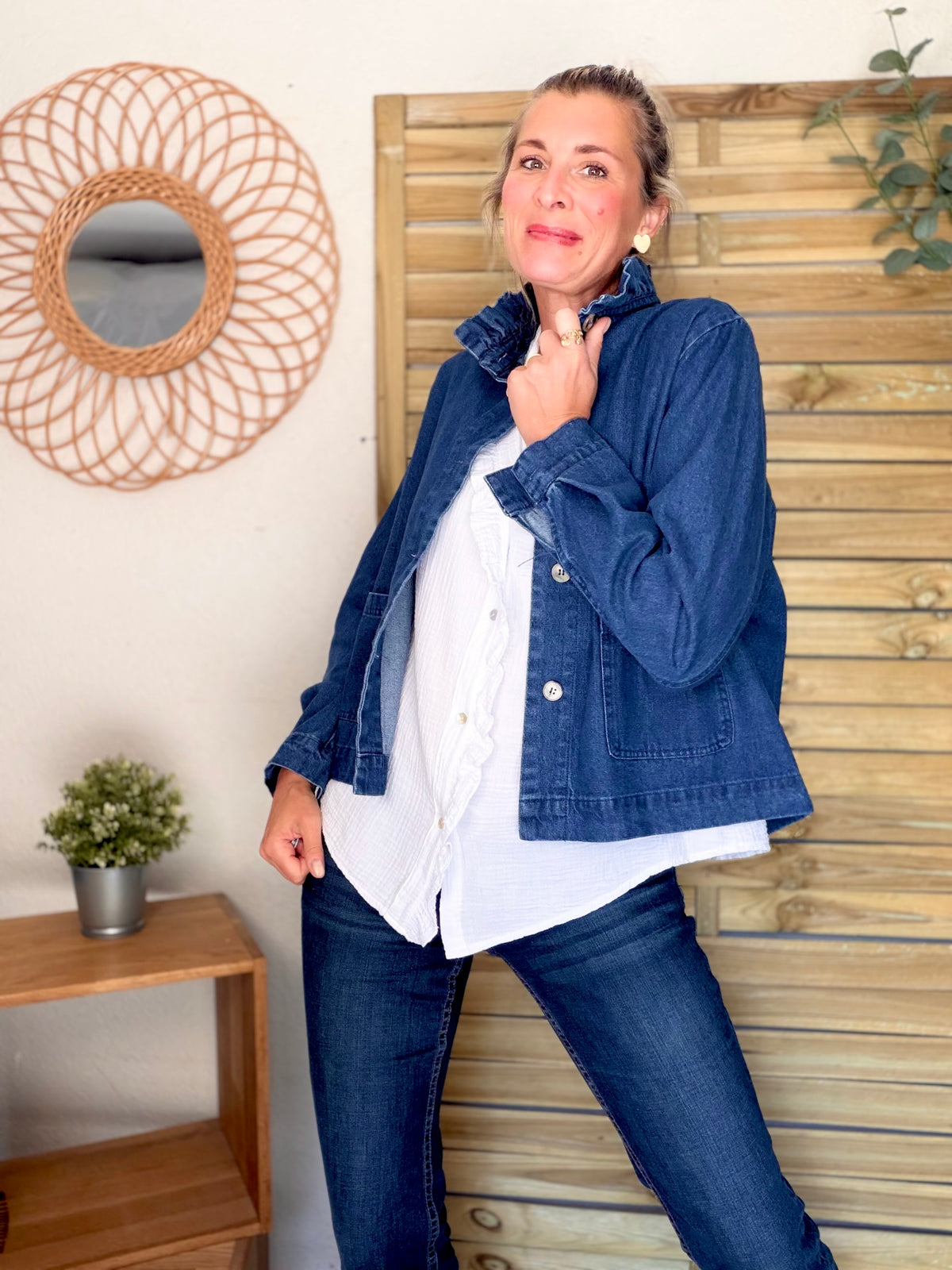Veste courte légère col volanté JUNON Jean brut