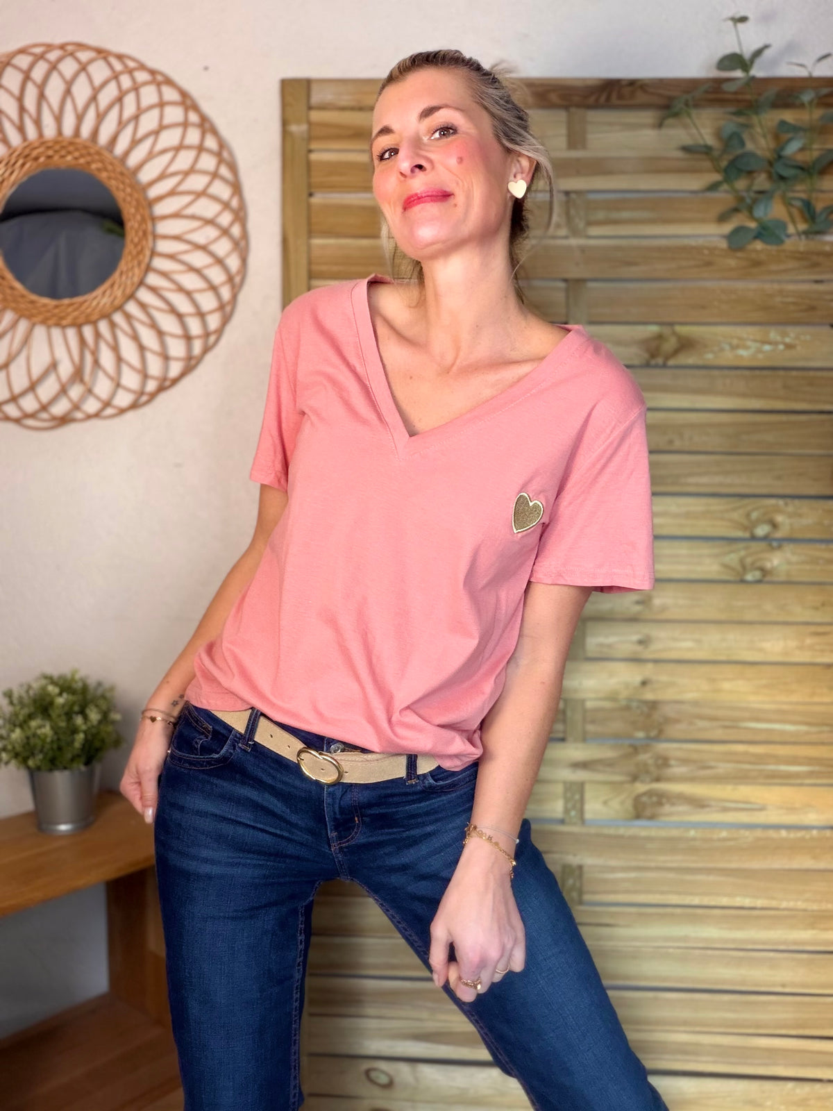 Tee shirt col V cœur brodé doré💛 DITA - FIN DE SÉRIE