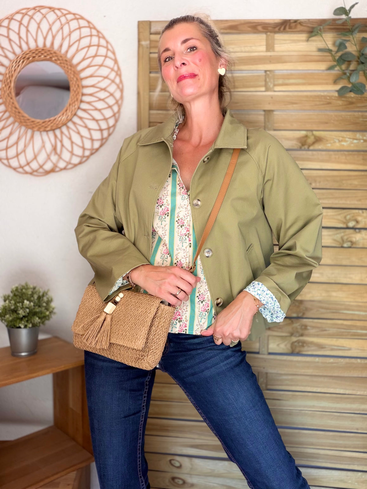 Sac à main avec pompon en raphia ISORA Camel - FIN DE SÉRIE