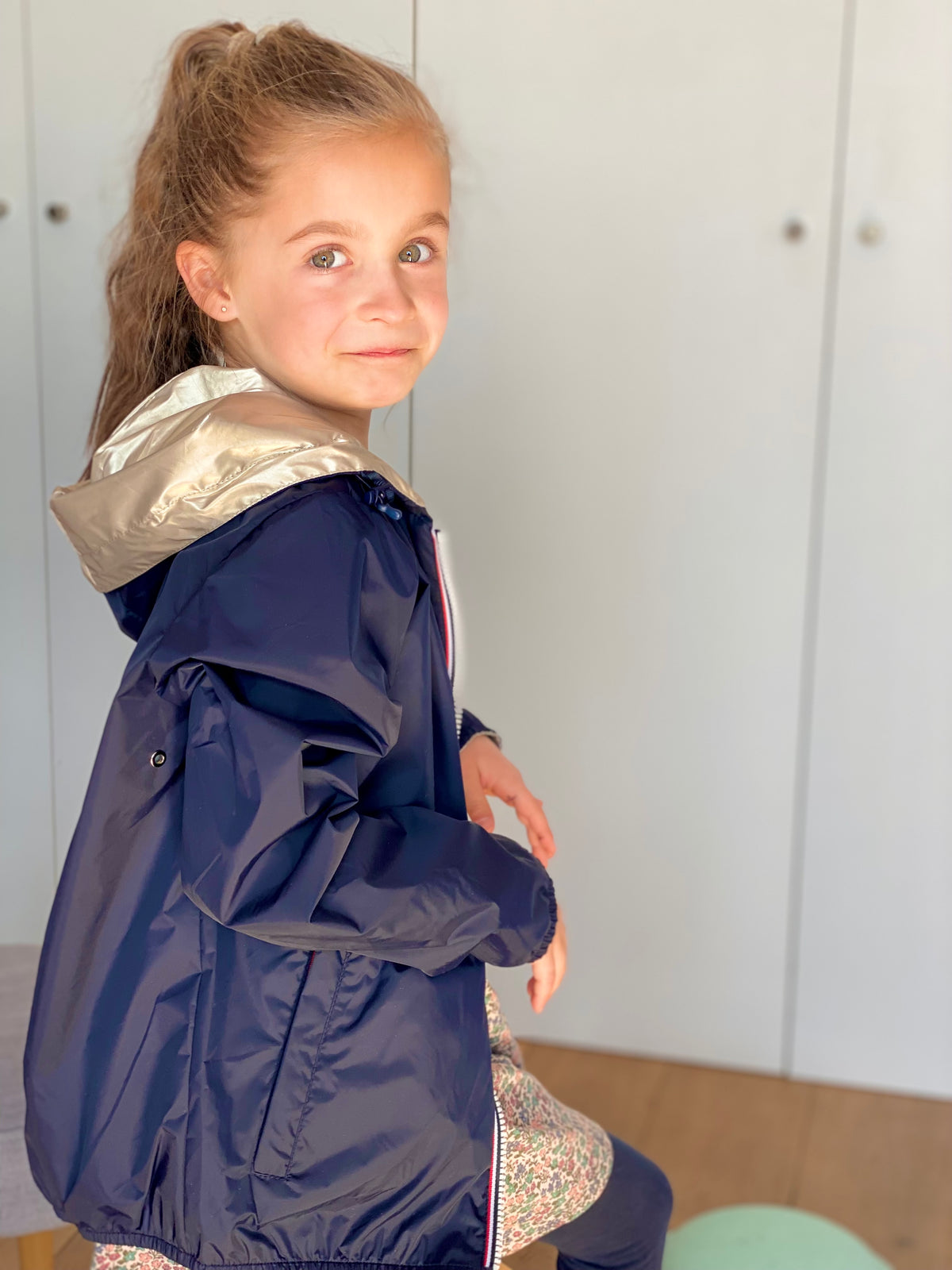 LAURA JO - Imperméable réversible léger GARANCE KIDS enfant (mixte) - Bleu Marine / Doré • DÉSTOCKAGE sur Taille 6 ans