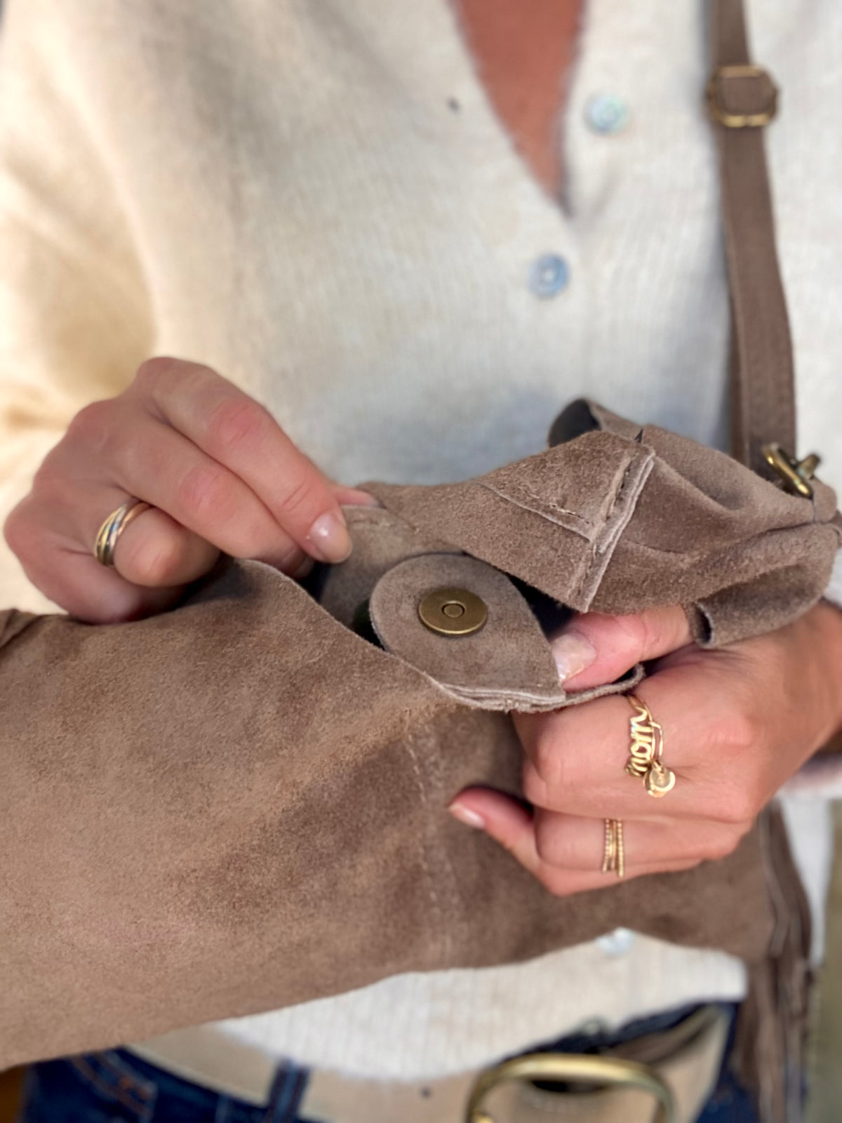 Sac hobo en cuir daim avec franges AARON - Beige taupe - DÉSTOCKAGE