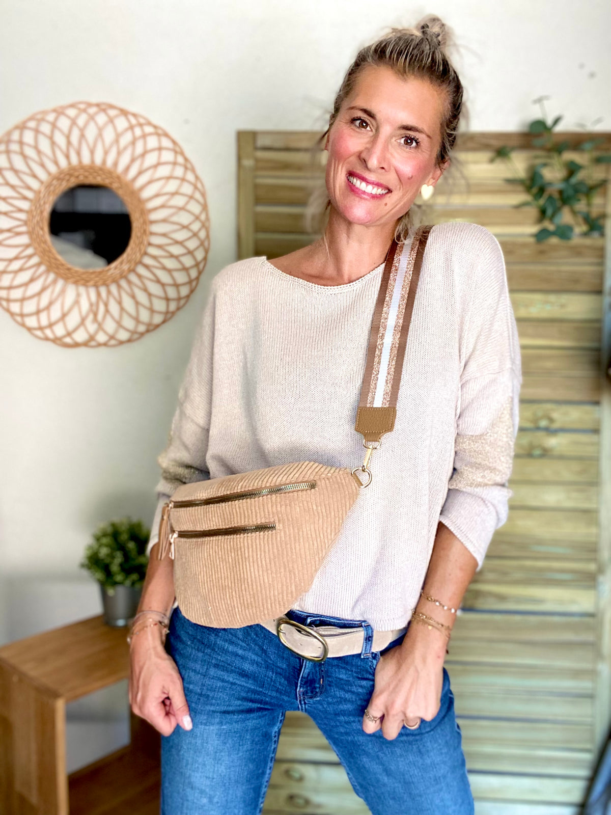 Sac banane XL en velours côtelé 2 zips et sangle fantaisie - WENDY - Camel clair