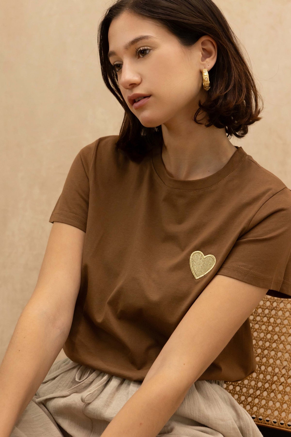 Tee shirt cœur brodé doré 💛 PIA Choco - FIN DE SÉRIE