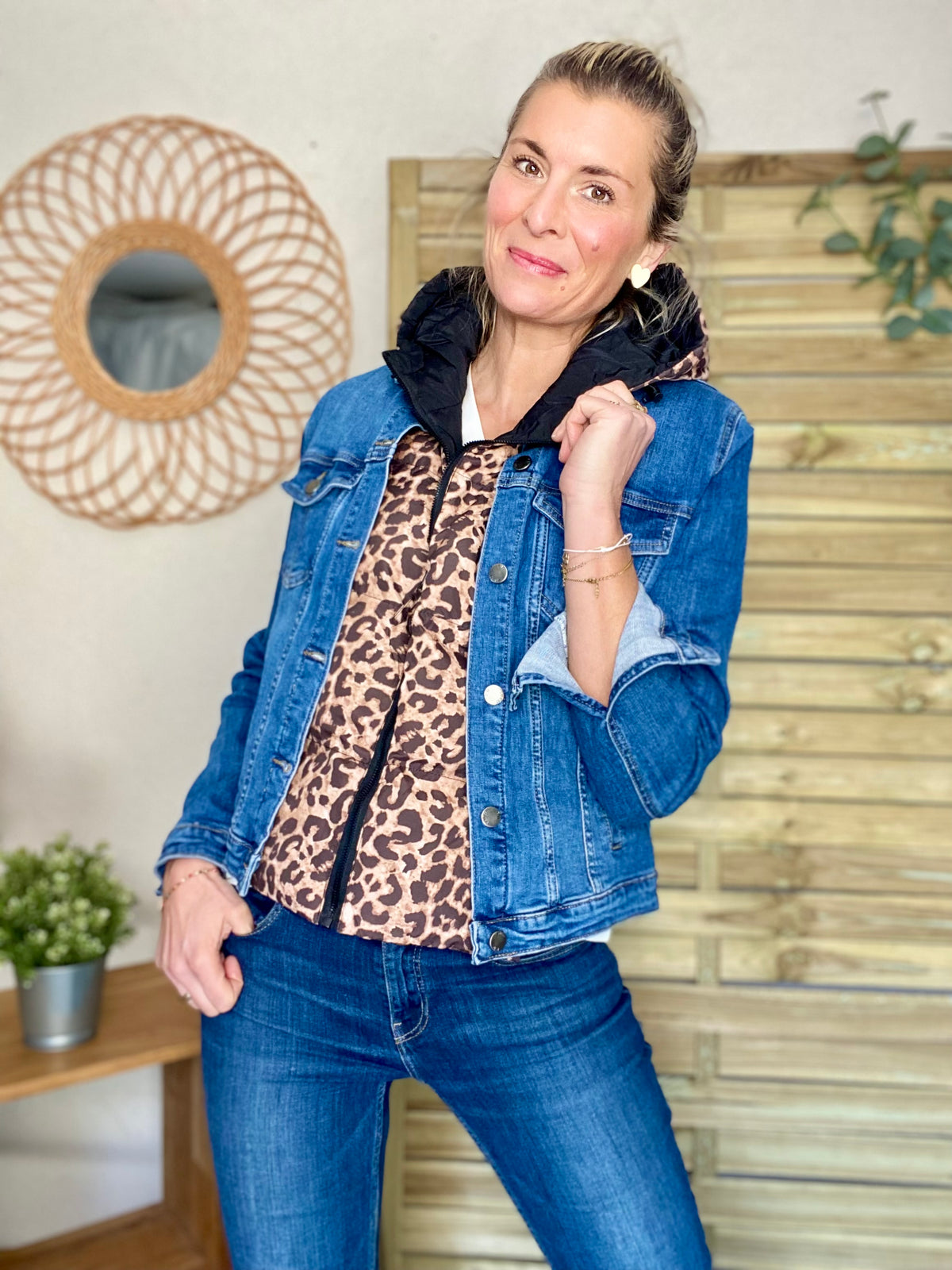 Veste en jean broderie AMOUR - PAULINE - FIN DE SÉRIE