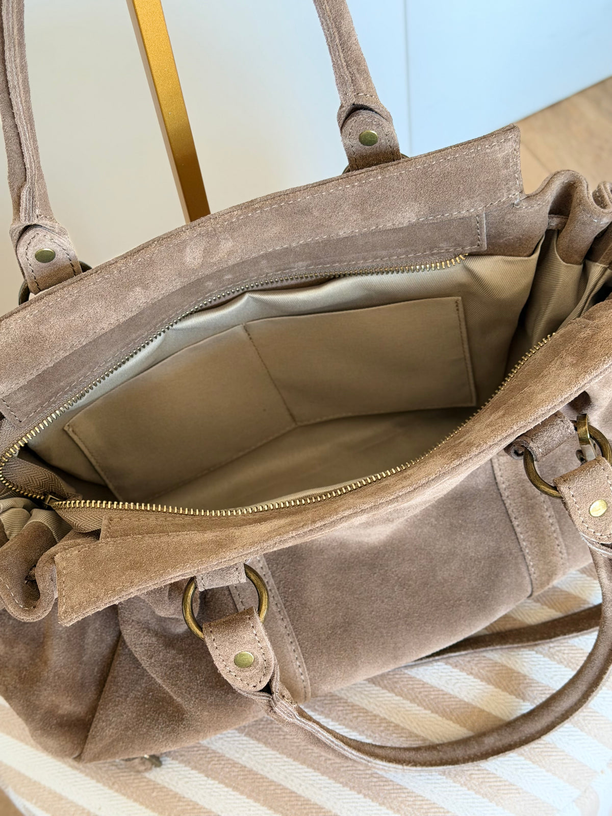 Sac cabas XL en cuir daim • PARKER Taupe
