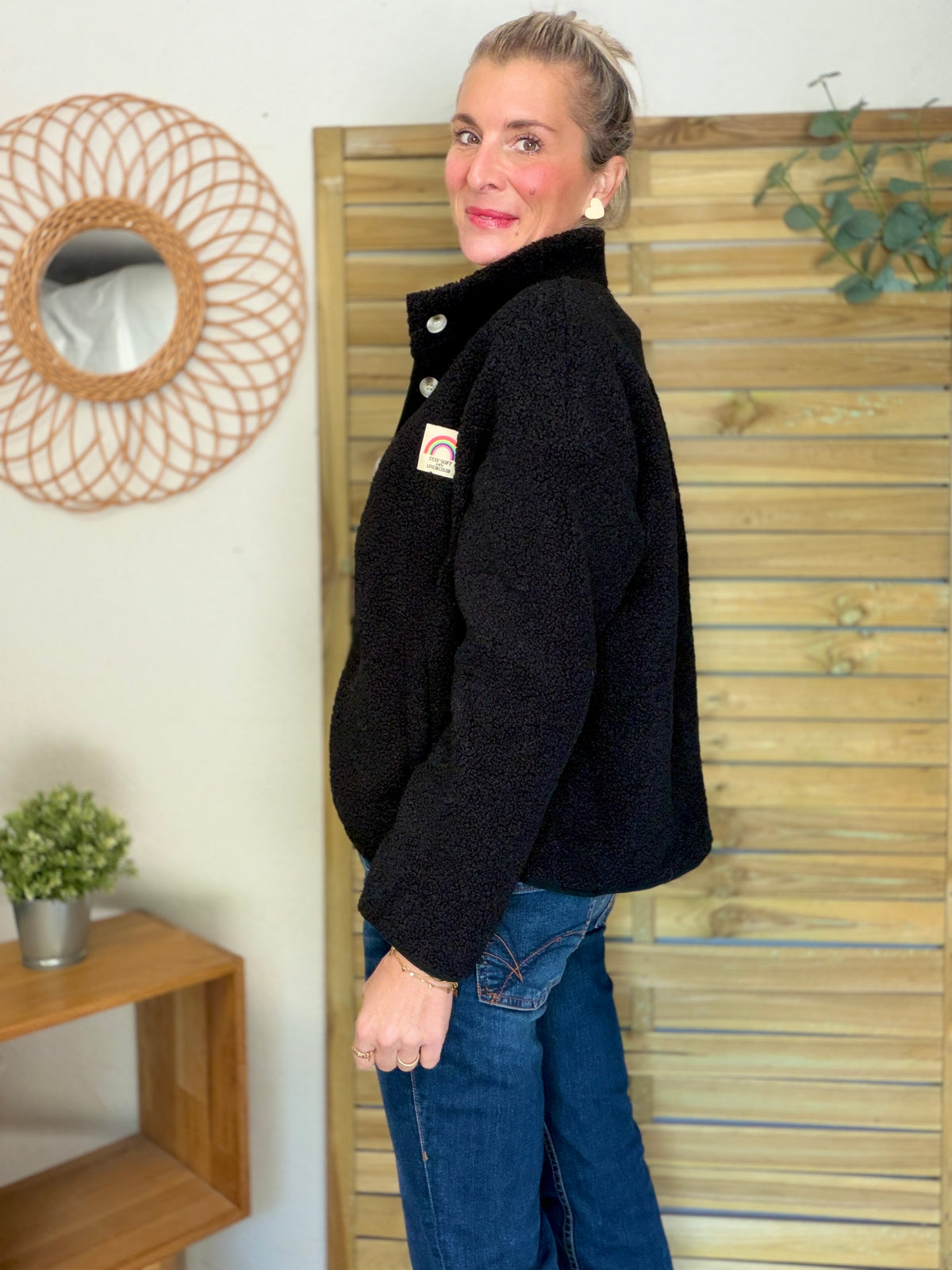 Veste Sherpa boutonnée écusson Arc-en-ciel ÉNORA Noir