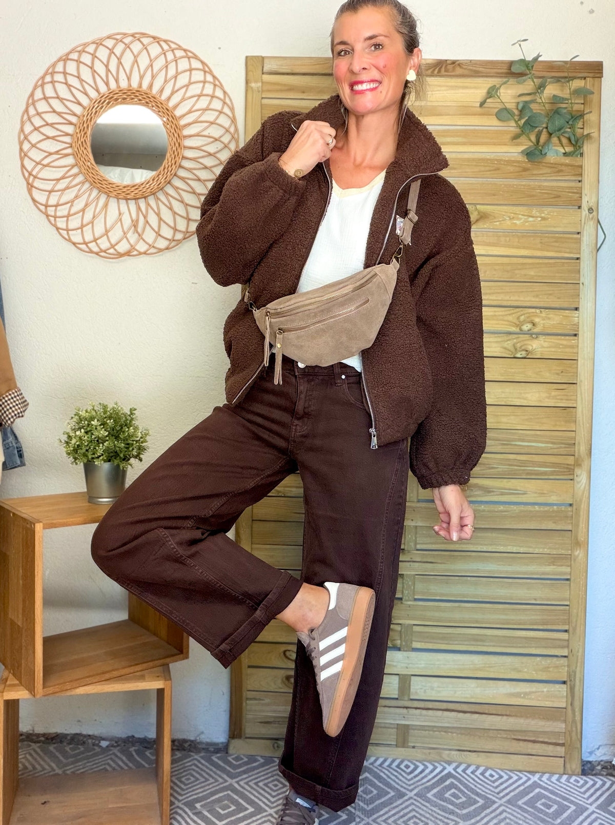 RÉASSORT PRÉVU MI NOVEMBRE • Pantalon Jean coupe barrel LÉON Chocolat