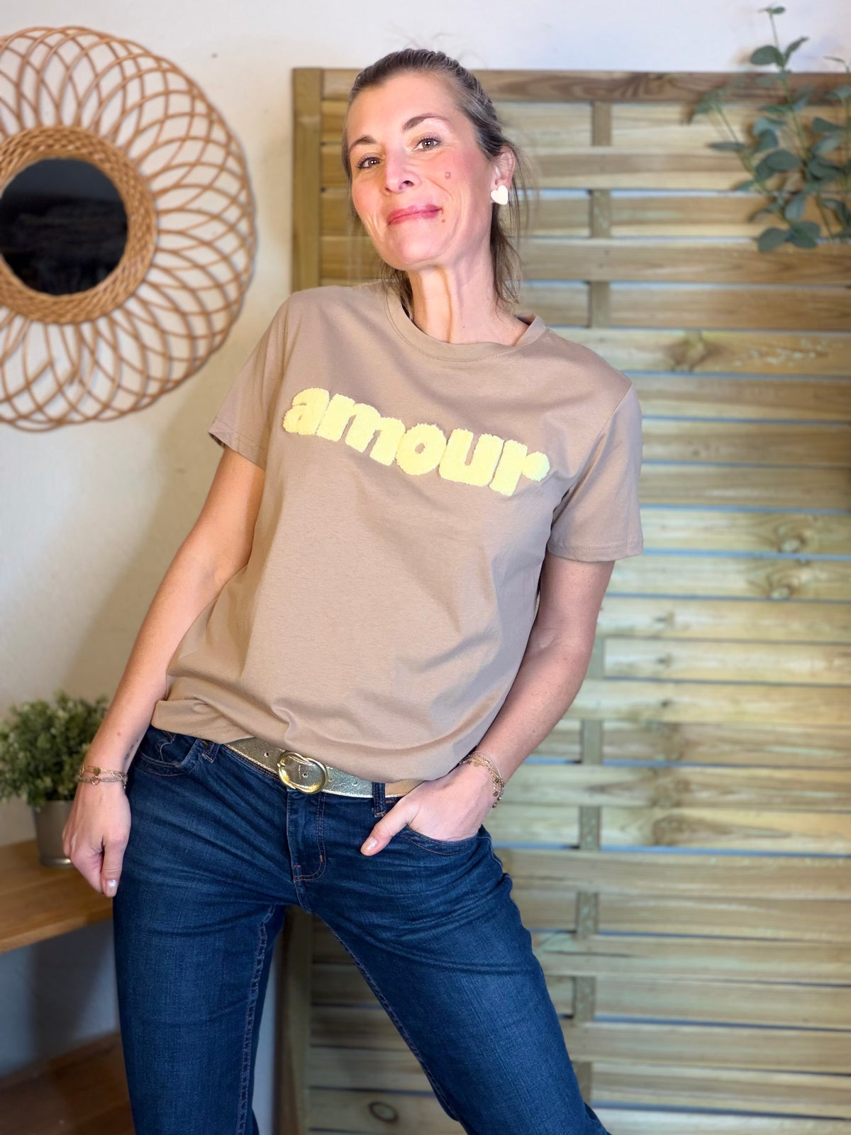 Tee shirt amour MAÏA Taupe/jaune - FIN DE SÉRIE