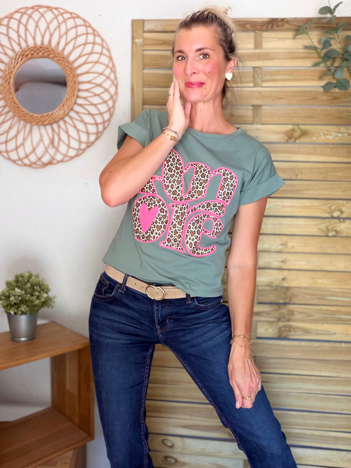 Tee shirt AMORE Léo URSULA Kaki - FIN DE SÉRIE