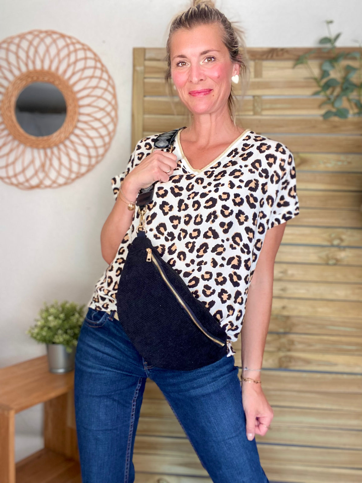 Top imprimé Léo col V avec lurex MISHA - Noir