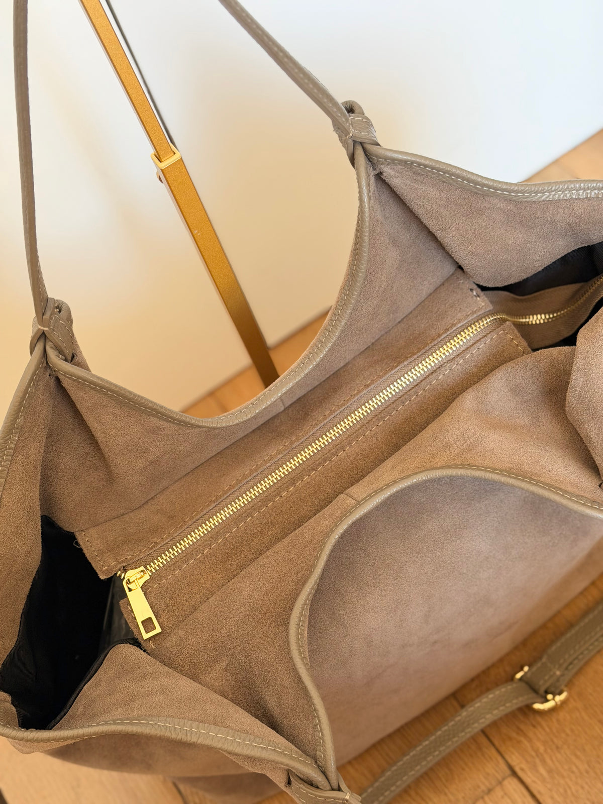 Sac cabas XXL en cuir daim souple • AUSTIN Taupe