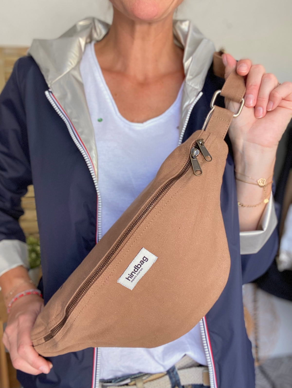 HINDBAG SASHA - Sac banane Cannelle