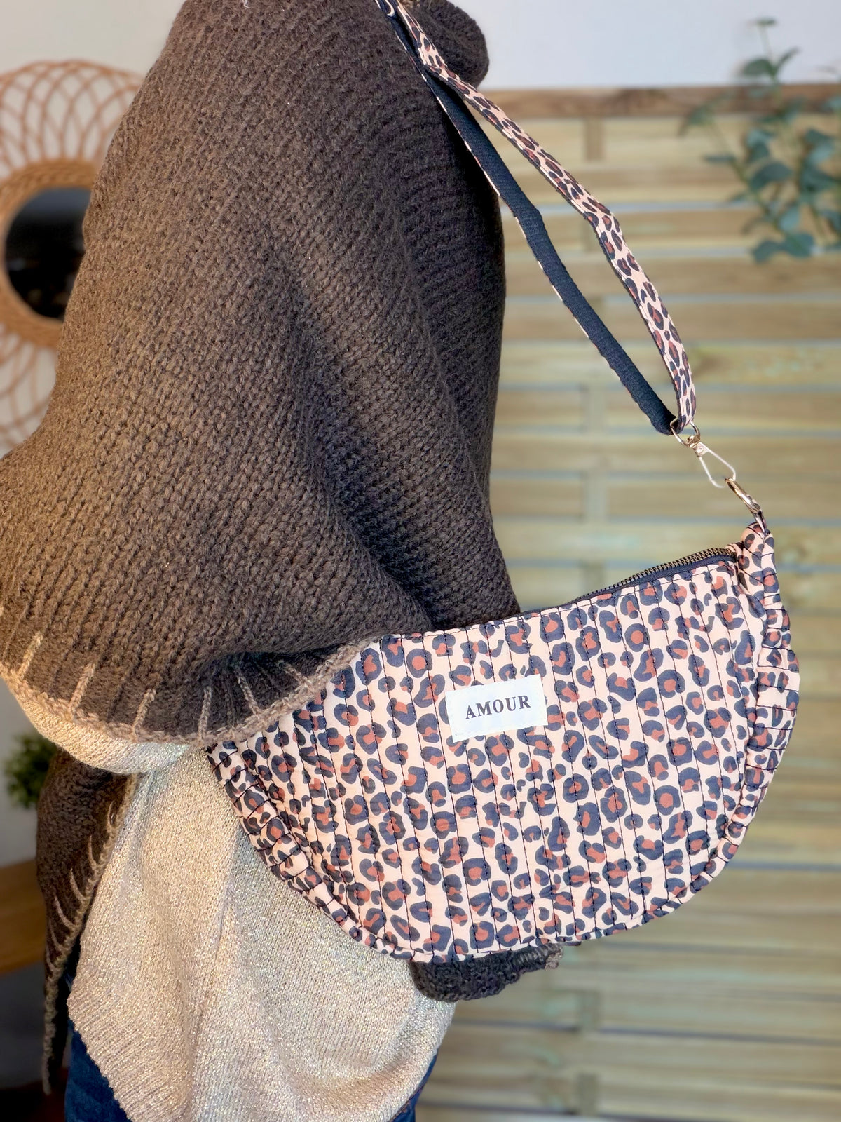 Sac demi-lune matelassé Amour JILL - Léo 🐆 - FIN DE SÉRIE