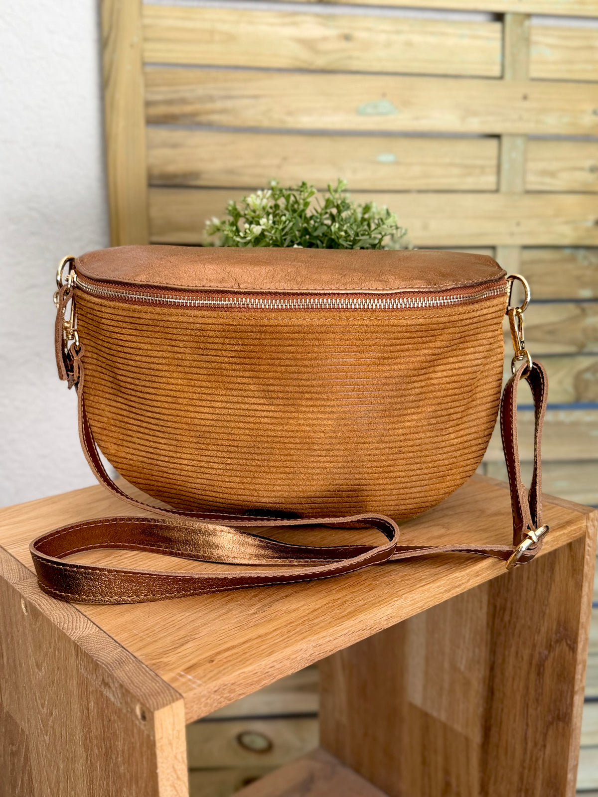 Sac banane XL 30cm en cuir irisé et velours - JANIS - Camel bi-matière