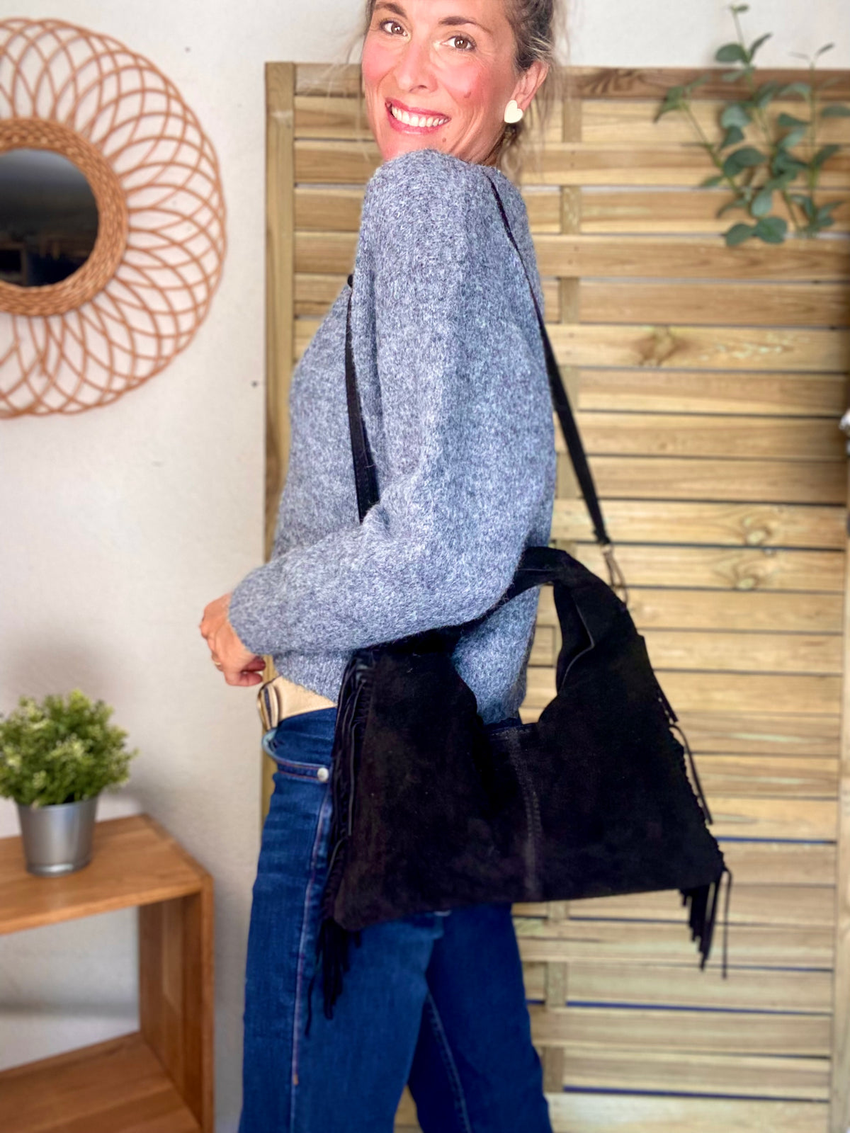 Sac hobo en cuir daim avec franges AARON - Noir - DÉSTOCKAGE