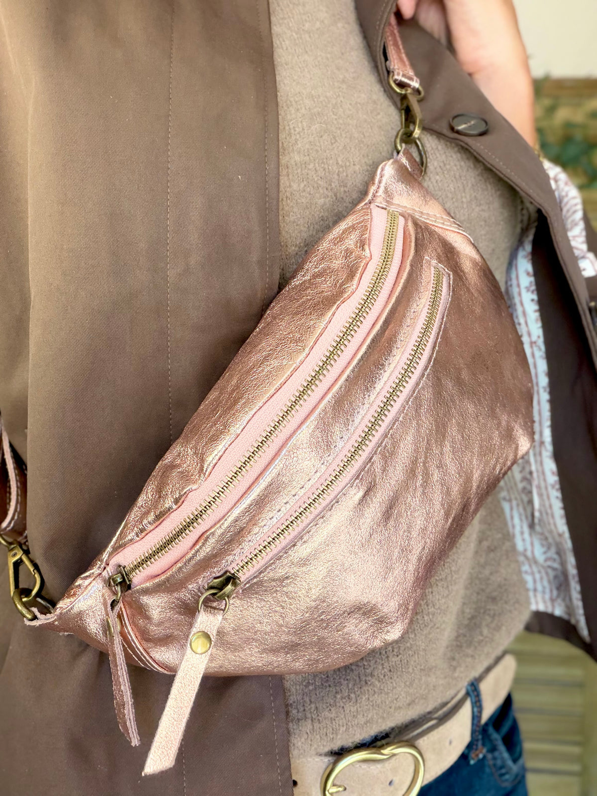 Sac banane en cuir irisé double poche - OPALE Rose gold / Laiton