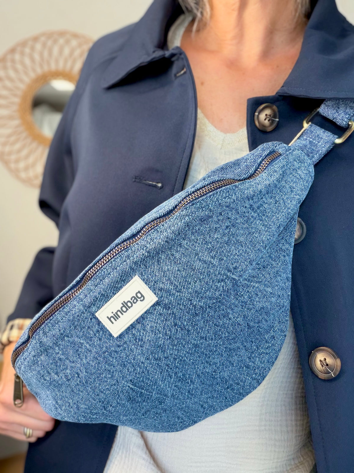 HINDBAG SASHA - Sac banane Denim bleu foncé