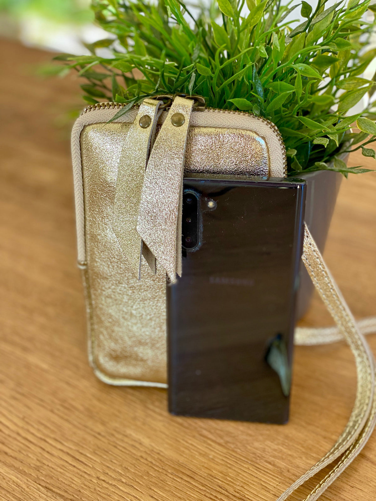 Pochette bandoulière pour téléphone en cuir irisé - STELLA - Kaki - FIN DE SÉRIE