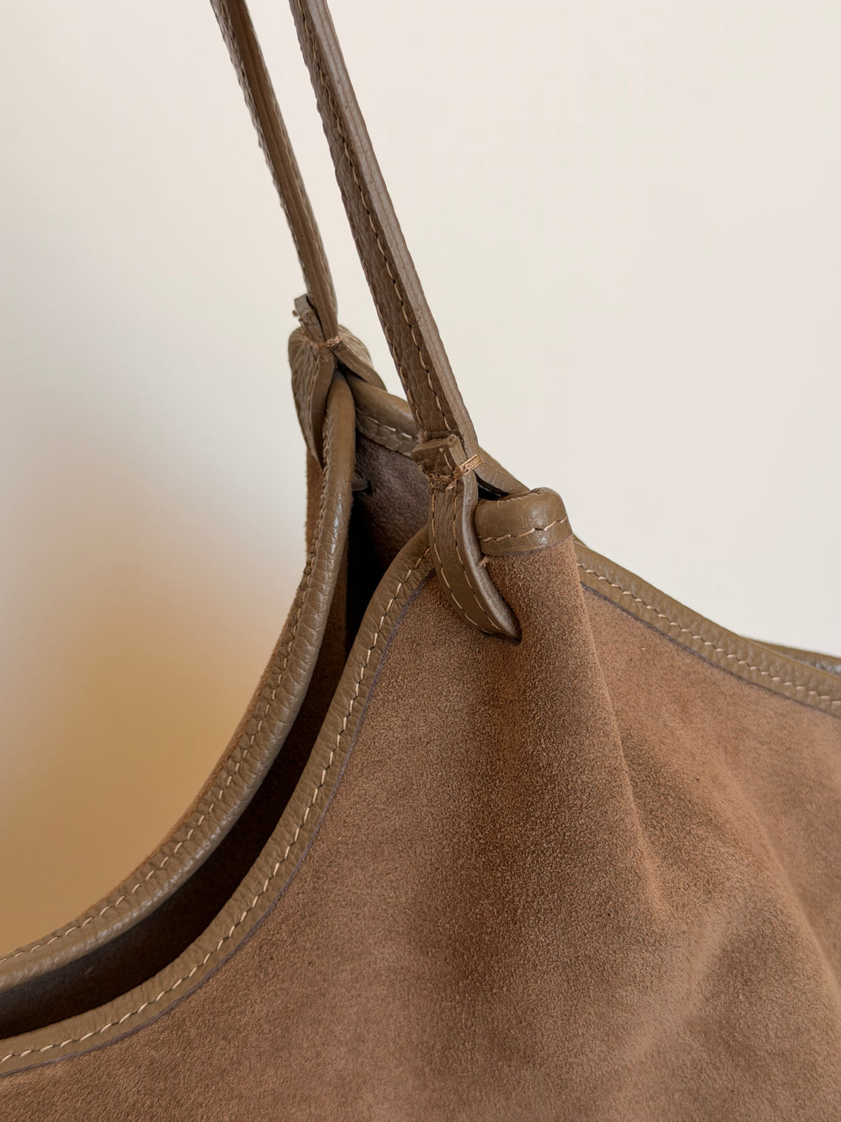 Sac cabas XXL en cuir daim souple • AUSTIN Taupe